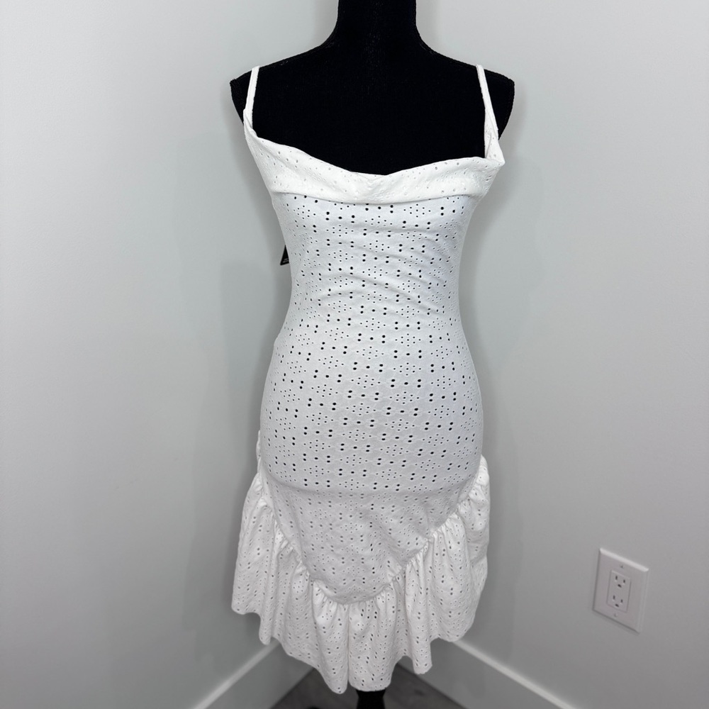Pretty Little Things White Broderie Cowl Neck Frill Hem Bodycon Dress (sz 6) - Picture 3 of 12